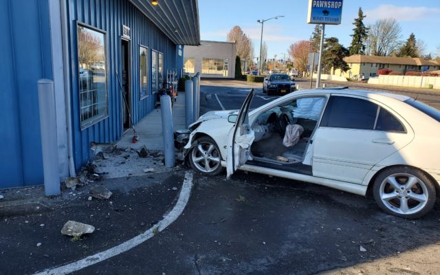 Police Chase In Keizer Ends In A Crash