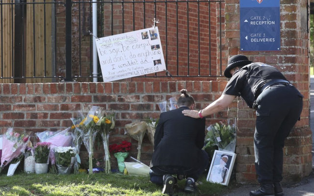 English Town Mourns Victims of Suspected Terror Attack