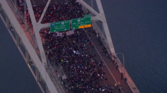 20th Night of Protests Takes Marchers Onto The Fremont Bridge