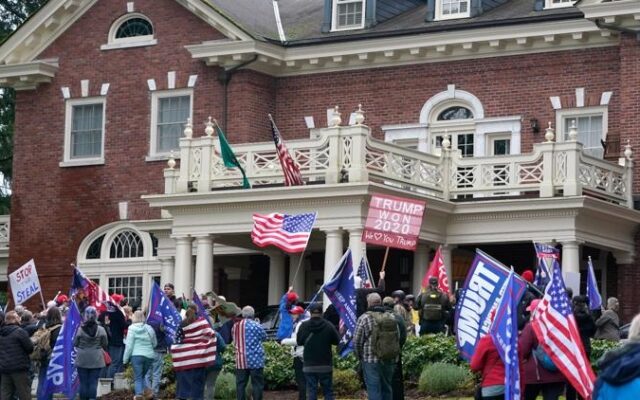 Protesters Breach Gate Governor’s Mansion Olympia