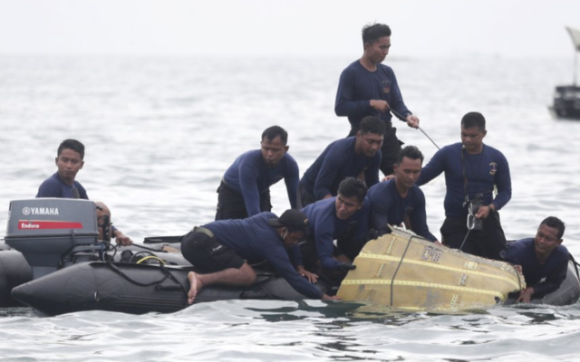 Divers in Indonesia find parts of plane wreckage in Java Sea