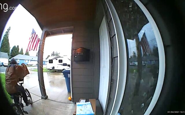 Porch Pirate Wanted In Woodburn
