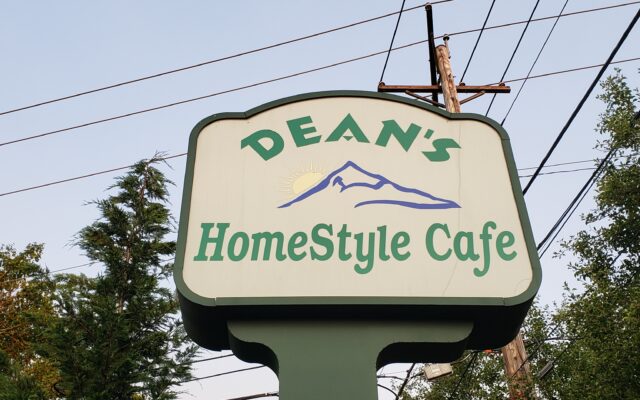 Patrons Of A Clackamas Cafe Thrilled State Has Reopened