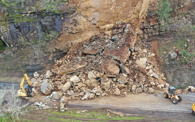 Rockslide Closes Highway 138 Near Elkton
