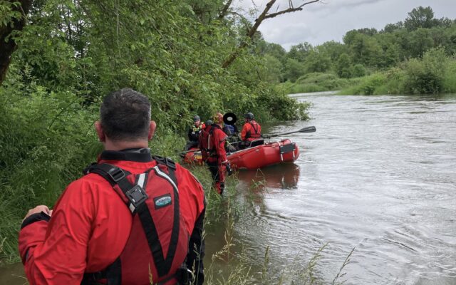 Clark-Cowlitz Firefighters Rescue Three From Lewis River