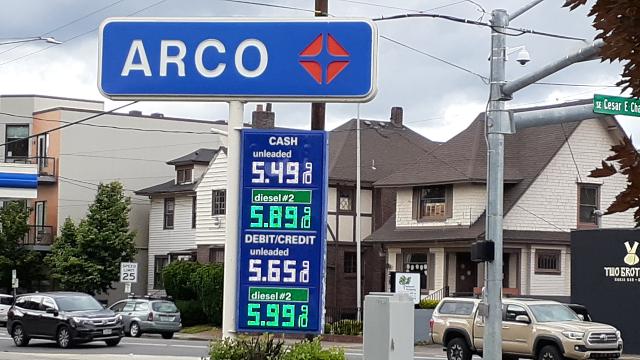 Oregon House Votes Yes on Allowing People to Pump Their Own Gas