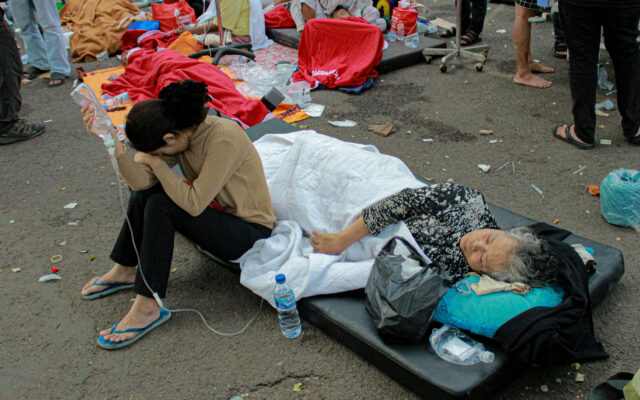 Indonesian Quake Kills At Least 162 And Injures Hundreds