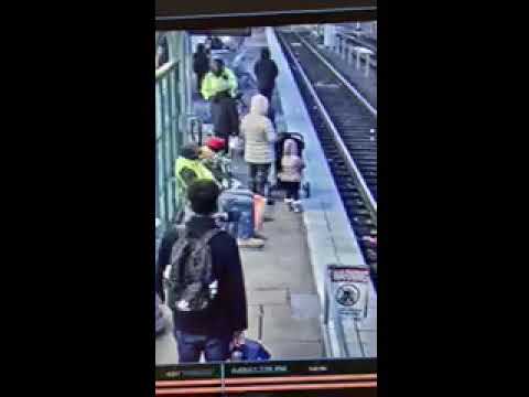 Woman Faces Multiple Charges After Pushing Child On To MAX Tracks