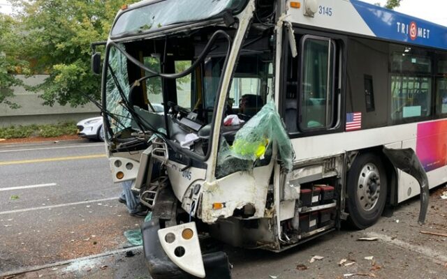 TriMet Bus Crashes, Several Injured